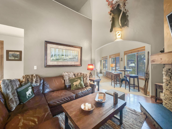 Copper MTN Center Village Pet Friendly condo Walk to Lift